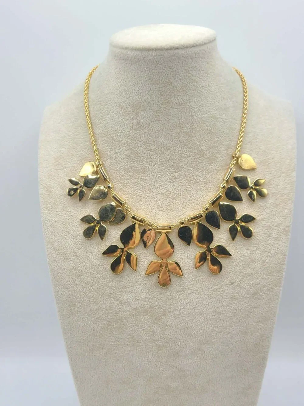 Ann Taylor Gold Tone Flower Necklace